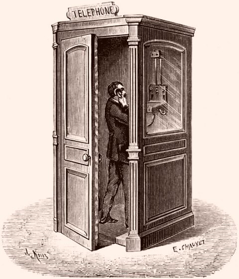 Une des premières cabines téléphoniques publiques installées à Paris en 1884