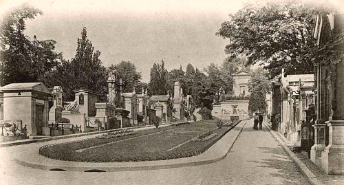 Allée principale du cimetière du Père-Lachaise