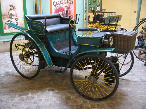 Voiture Peugeot à moteur Daimler, de 1891