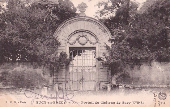 Le portail du château de Sucy-en-Brie au début du XXe siècle