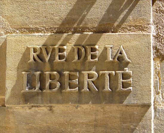 Rue de la Liberté, à Sarlat (Dordogne)