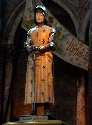 Statue de Jeanne d'Arc à la cathédrale de Reims (statue de Prosper d'Epinay, 1901)