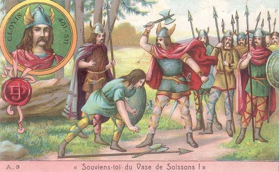 Le 1er mars 487, Clovis fend la tête du soldat qui, un an plus tôt, l'avait défié en brisant le vase de Soissons