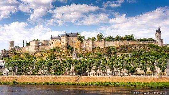 Construit par Henri II Plantagenêt, le palais du fort Saint-Georges se dressait à l'Est de la forteresse