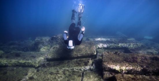 Les ruines du site archéologique sous-marin d'Olbia, près de la plage d'Almanarre, où évolue l'archéologue sous marine Lenaïc Riaudel, le 28 novembre 2018