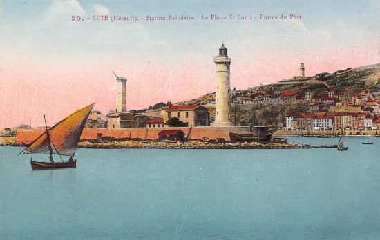 Le phare Saint-Louis et l'entrée du port de Sète