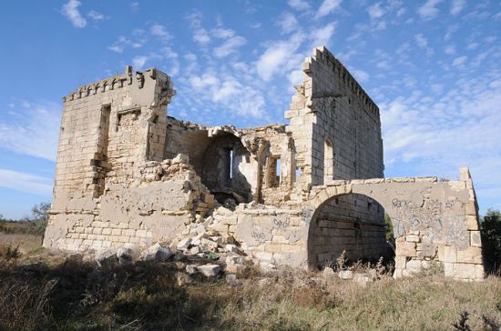 Ruines du château de Tourvieille (ou Mas du Tampan) avant restauration