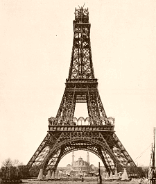 Montage de la partie sup�rieure de la Tour Eiffel (photo prise le 26 d�cembre 1888)