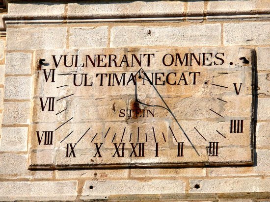 Cadran solaire de l'église Saint-Vincent d'Urrugne (Pyrénées-Atlantiques)