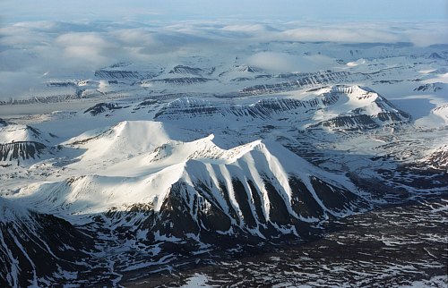 Paysage montagneux de l'intérieur de Spitzberg, île de l'océan Arctique. Crédit photo : Jerzy Strzelecki