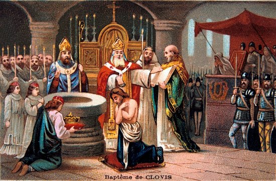 Clovis baptisé à Reims par saint Remi le jour de Noël 496. Chromolithographie du XIXe siècle