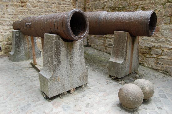 Bombardes abandonnées par l'armée de Thomas de Scales lors de l'assaut du 17 juin 1434