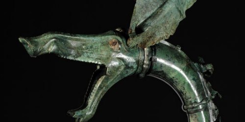 Détail d'un des carynx retrouvés en pièces en 2004 sur le site de Tintignac (Corrèze)