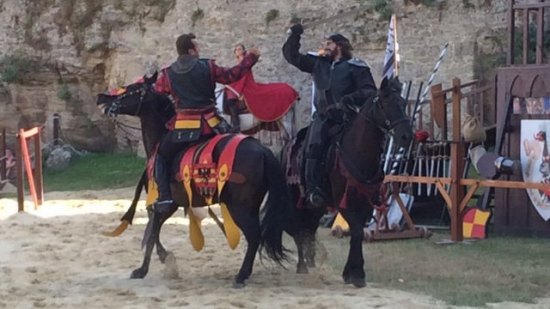 La cavalcade, un spectacle médiéval à découvrir à Dinan