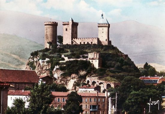 Château de Foix (Ariège) vers 1950. Classé Monument historique en 1840