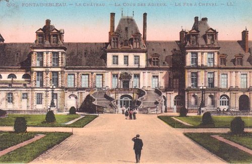 Château de Fontainebleau : la Cour des Adieux et le Fer à Cheval