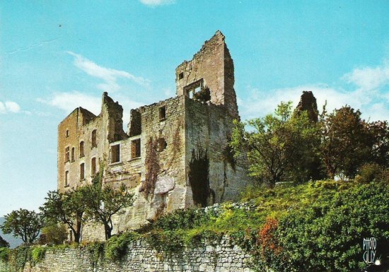 Ruines du château du marquis de Sade à Lacoste (Vaucluse)