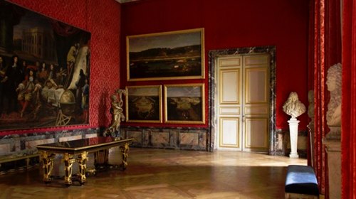 Au premier étage de l'aile du Nord du château de Versailles, les visiteurs vont découvrir les salles XVIIe siècle