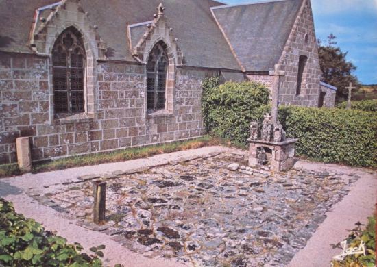 Cimetière des 7777 saints, à Lanrivoaré près de Brest