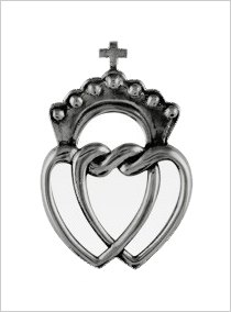 Coeur double à couronne et à croix (pendentif)