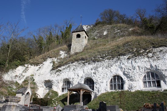 L'église troglodytique de Haute-Isle (Ile-de-France)