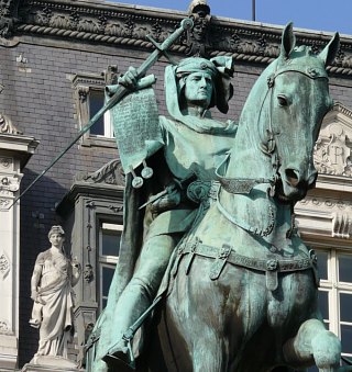 Statue d'Etienne Marcel devant l'Hôtel de Ville de Paris