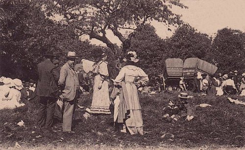 Foire de Monthéty. Le déjeuner sur l'herbe