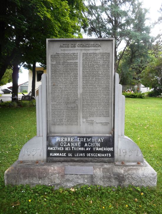 Monument commémoratif, inauguré le 21 juin 1958 et situé à L'Ange-Gardien, de l'acte de concession à Pierre Tremblay