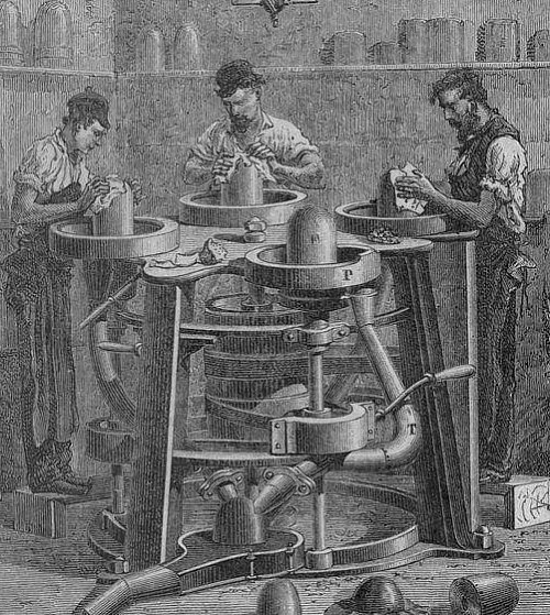 Ponçage des chapeaux de feutre