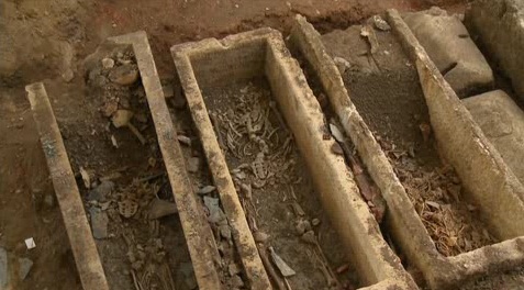 Sarcophages mérovingiens du Ve siècle découverts à Angers en 2008