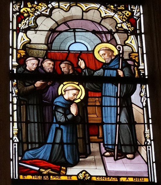 Saint Théodulfe se consacre à Dieu. Détail d'un vitrail de l'église Saint-Théodulphe de Trigny (Marne)
