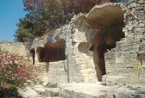 Détail de l'abbaye de Saint-Roman à Beaucaire