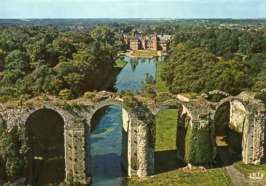Le château de Maintenon et l'aqueduc