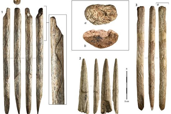 Exemples d'objets fabriqués en os de baleine retrouvés dans les collections archéologiques du nord de l'Espagne