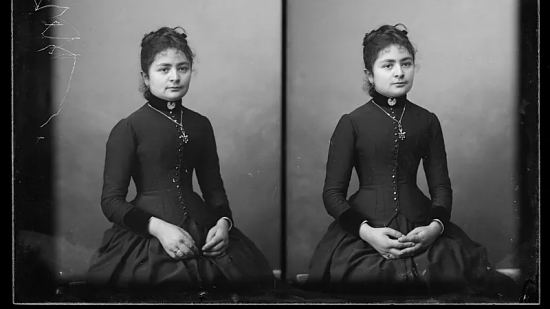 Les familles bourgeoises se faisaient souvent prendre en photo avec un bijou Saint-Esprit