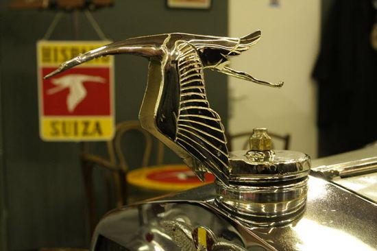 La cigogne d'Hispano Suiza, en hommage à Charles Guynemer, meilleur aviateur Français de la première guerre mondiale