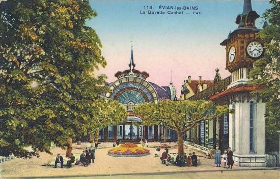 La buvette Cachat à Evian-les-Bains, au début du XXe siècle