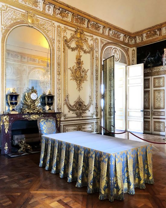 Le cabinet du Conseil du roi au château de Versailles