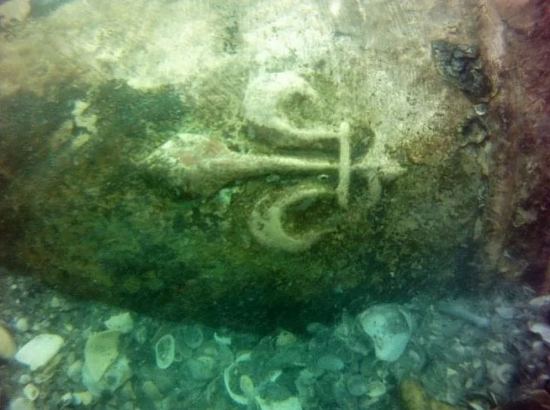 Canon à fleur de lys du XVe-XVIe siècle retrouvé sur l'épave de la Trinité, au large de la Floride