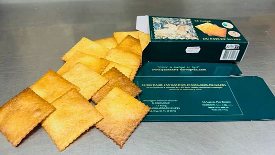 Chaque semaine, 1 000 boîtes de 16 Carrés du Pays de Salers sont produites