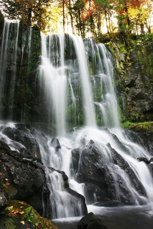 Cascades du Biaguin sur le Mars, dans la forêt du Falgoux (Cantal)