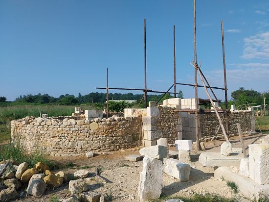 Photo du chantier médiéval de Guyenne prise en mai 2025