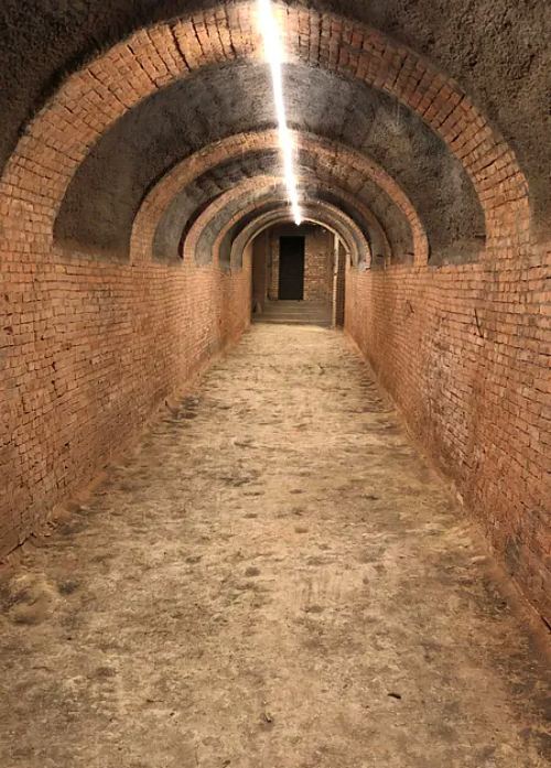 Les caves du champagne alsacien de Pfastatt ont servi d'abri pour les civils contre les bombardements, durant la Seconde Guerre mondiale