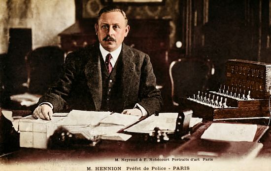 Célestin Hennion. Carte postale du début du XXe siècle colorisée ultérieurement