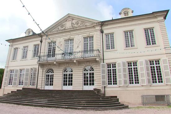 Saint-Loup-sur-Semouse : le château Bouly, lieu de l'exposition sur Armand Petitjean
