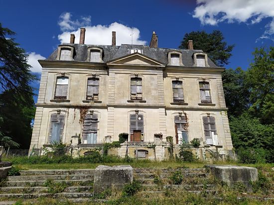 Le château du Haut-Buisson à Cherré-Au (Sarthe, Pays de la Loire)