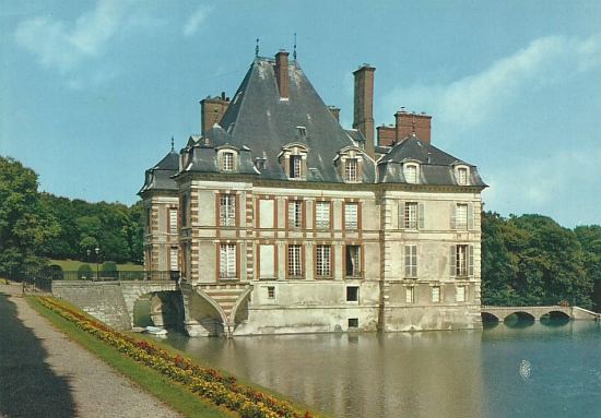 Château d'Ormesson construit à la fin du XVIe siècle et situé à Ormesson-sur-Marne (Val-de-Marne), commune tirant son nom de la famille Lefèvre d'Ormesson installée dans l'ancienne seigneurie d'Amboile depuis 1630