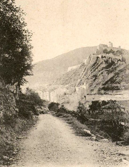 Chemin entre Sisteron et Entrepierres au début du XXe siècle
