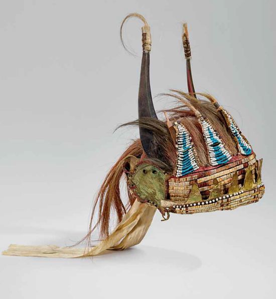 Coiffe de plumes amérindienne du XVIIIe siècle, originaire de la vallée du Mississippi