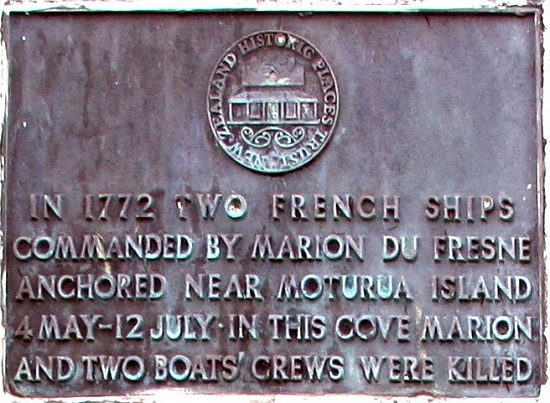 Plaque du monument élevé à Bay of Islands à la mémoire de Marc Marion du Fresne